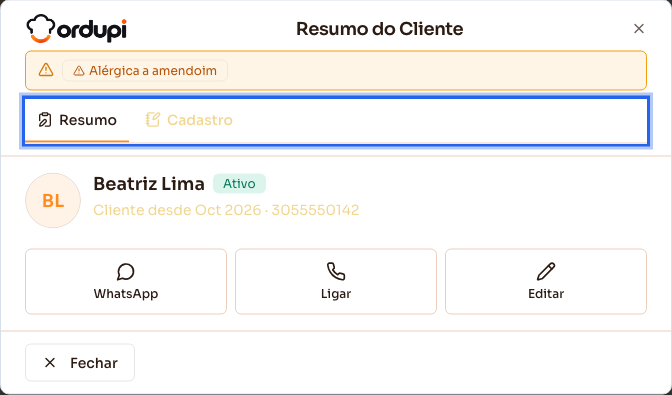 Resumo do Cliente, com a tag de alerta e as abas no topo